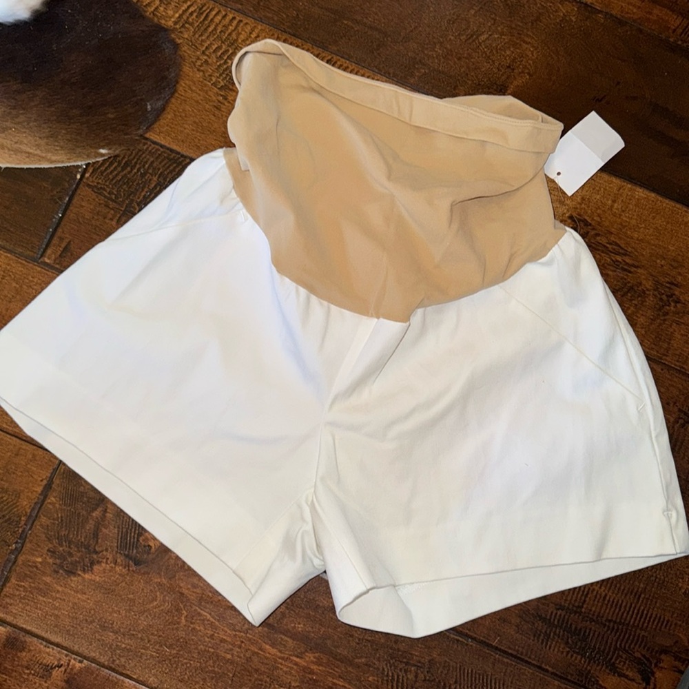A pea in the pod maternity shorts